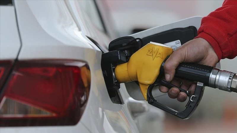 Araç sahipleri dikkat: Motorine bu gece zam geliyor